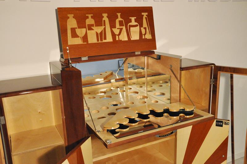 Art-Deco-Bar aus Walnussholz