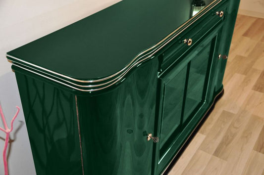 Elegantes Britisches Sideboard in Hochglanz Grün