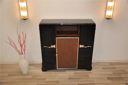 Seltenes Art Deco Sideboard mit einer Menge Stauraum