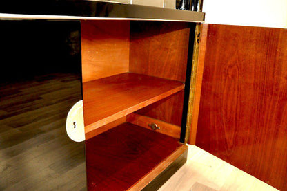 Art Deco Vitrine mit schöner Hohlkehle und Beleuchtung