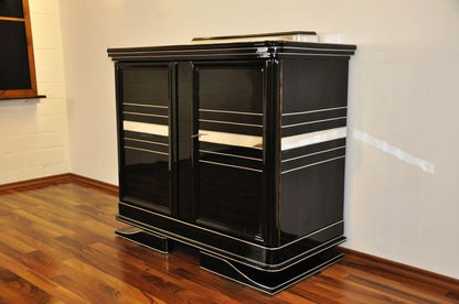 Elegante Art Deco Kommode aus dem Jahr 1930