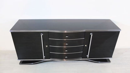 Großes Sideboard im Art-Deco-Stil mit großen Chromgriffen