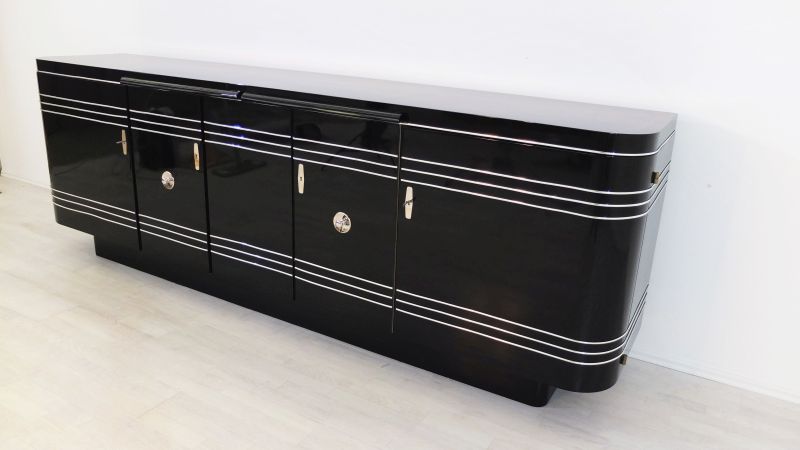 XXL Art Deco Chromliner mit rotem Innenleben
