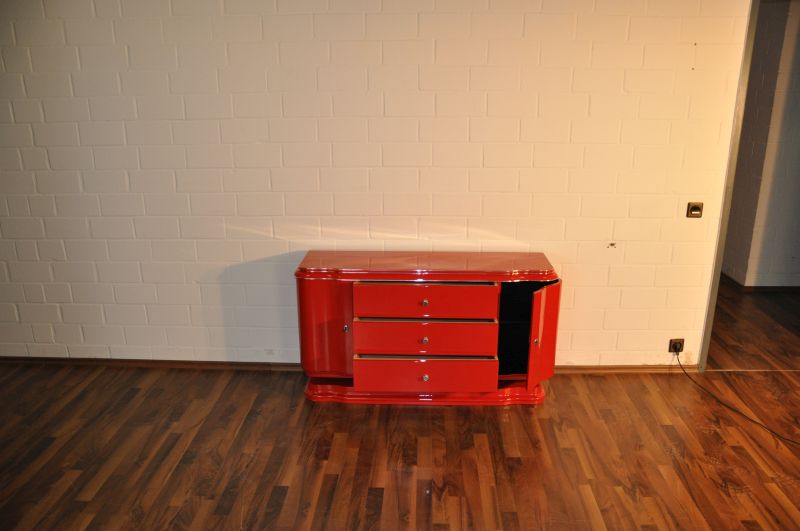 Rotes Art-Deco-Lowboard
