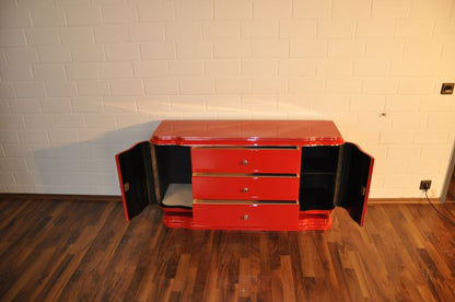 Rotes Art-Deco-Lowboard