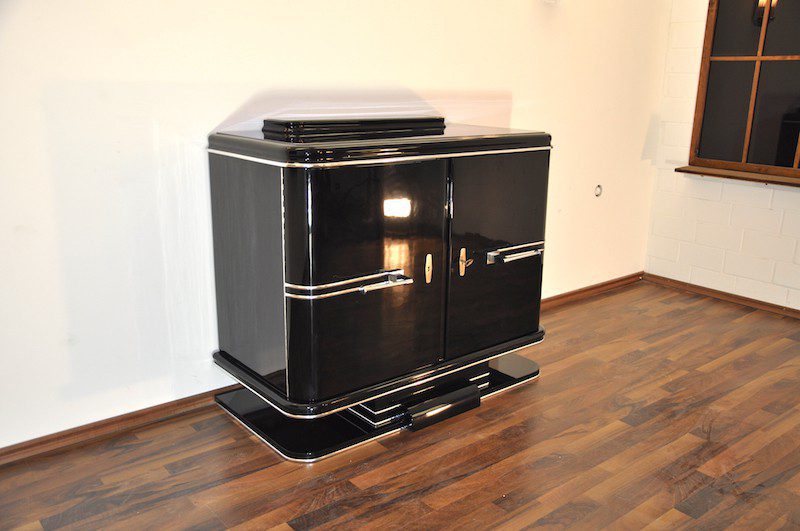 Kompakte französische Art Deco Kommode