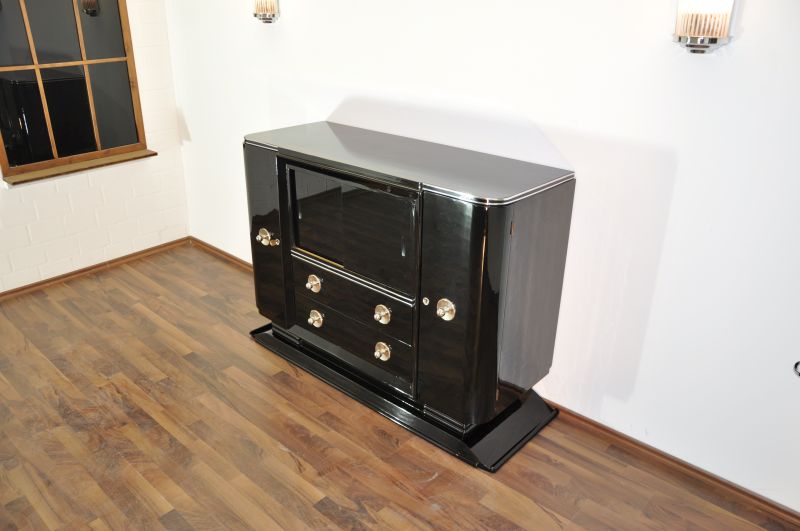 Art Deco Piano Lacquer Sideboard with a great Body