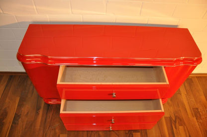 Rotes Art-Deco-Lowboard