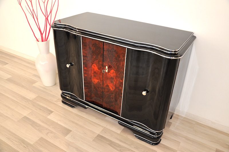 Kommode im Art-déco-Stil aus Walnussholz mit Klavierlack