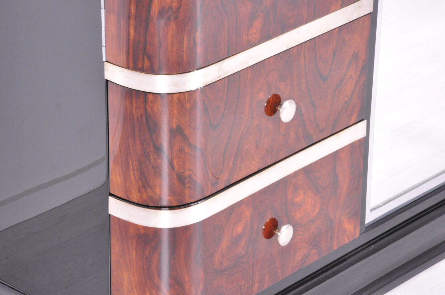 Art Deco Palisander-Holz Schrank aus den 1920er Jahren