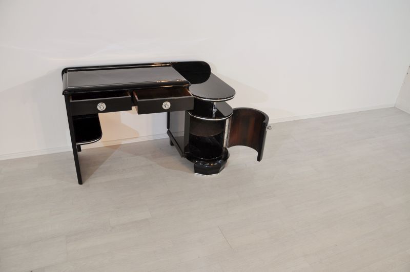 Art Deco Damenschreibtisch mit einer einzigartigen Form