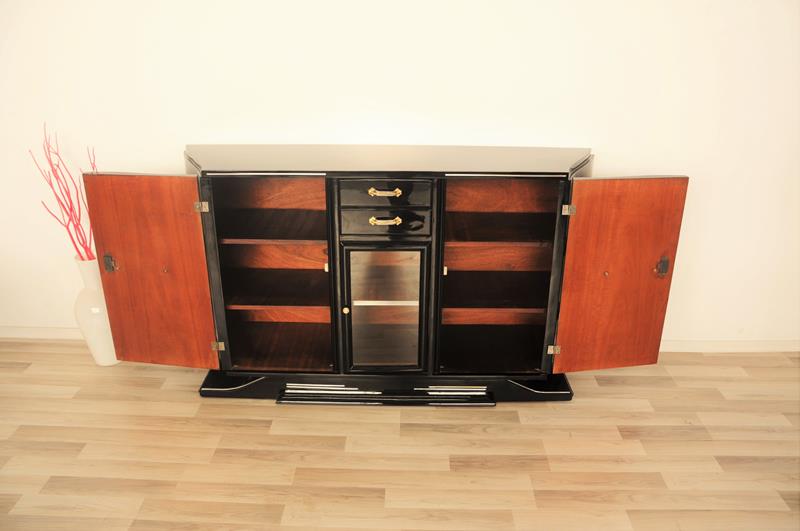 Ungewöhnliches Art-déco-Sideboard mit Vitrinenfach