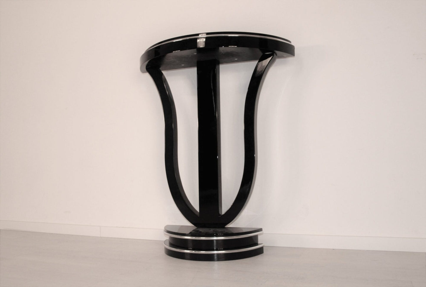 Art Deco Stil Wandkonsole in Klavierlack und Chrom