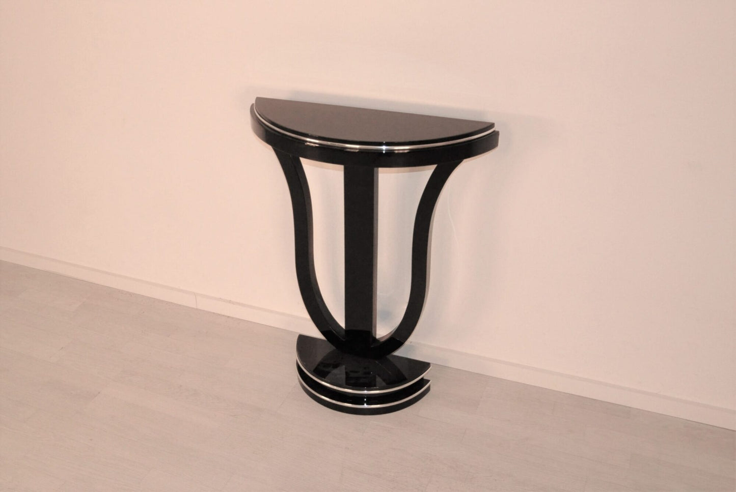 Art Deco Stil Wandkonsole in Klavierlack und Chrom