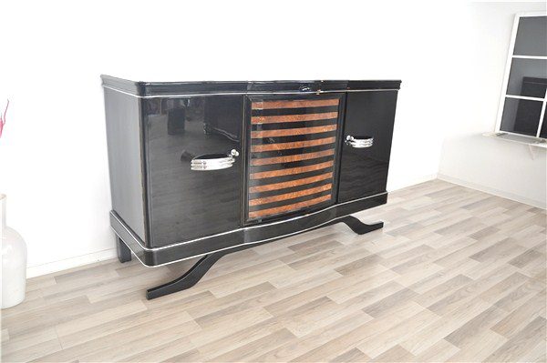 Art Deco Sideboard mit gestreiftem Nußbaumfurnier