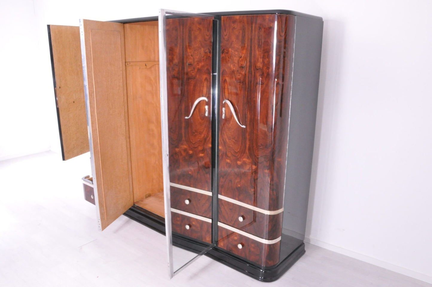 Art Deco Palisander-Holz Schrank aus den 1920er Jahren