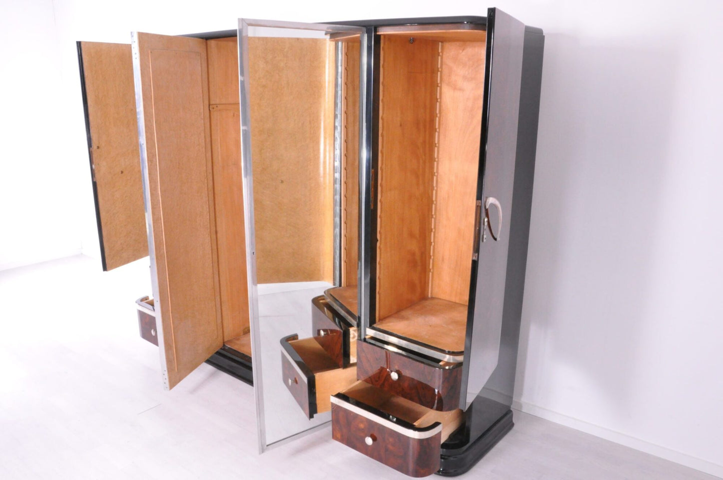 Art Deco Palisander-Holz Schrank aus den 1920er Jahren