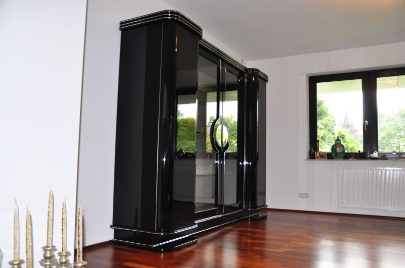 Art Deco Schrank in Hochglanzschwarz