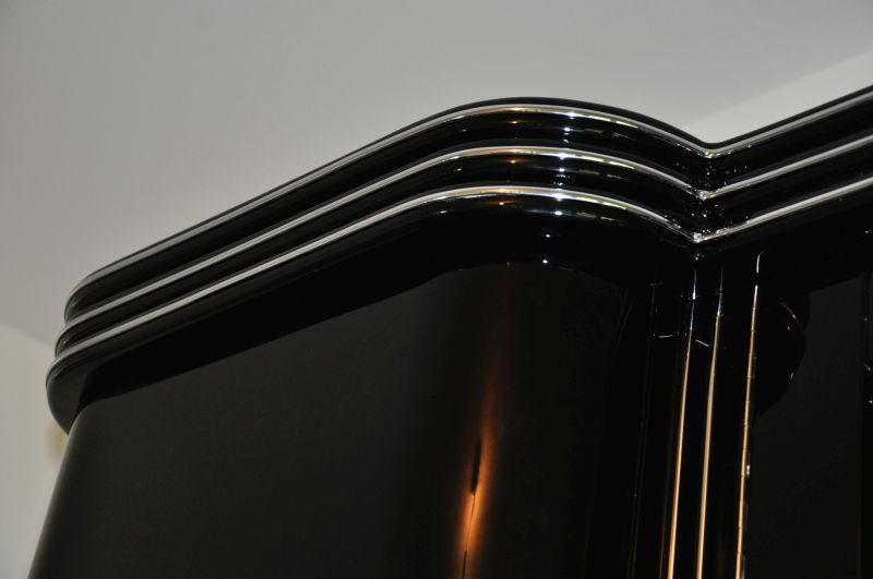 Art Deco Schrank in Hochglanzschwarz