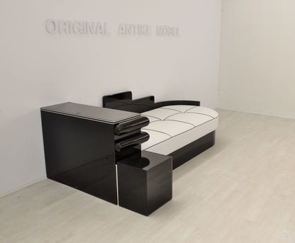 Hochglänzendes schwarzes Art-déco-Tagesbett aus Frankreich mit weißer Ledermatratze