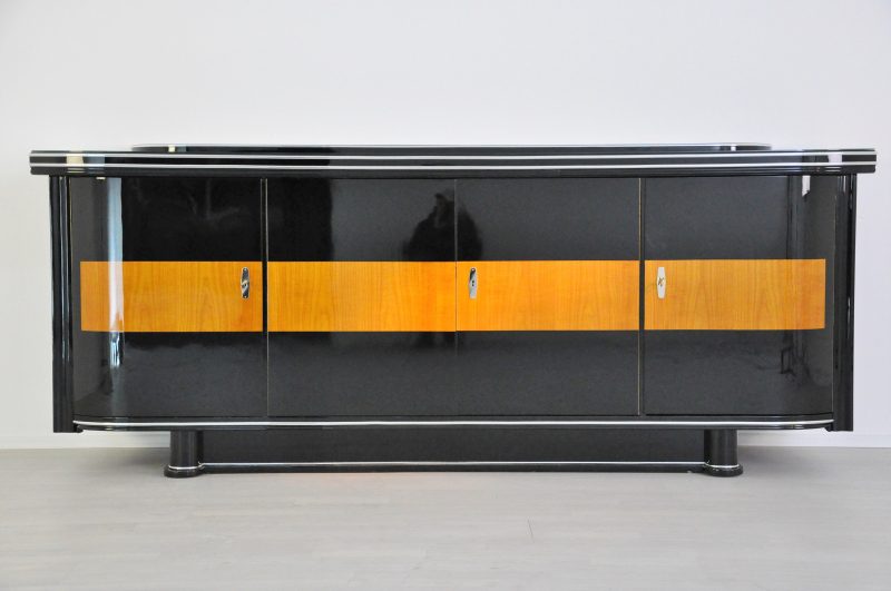 Art-Deco-Sideboard mit Ahorn-Applikationen