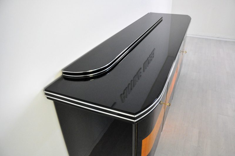 Art-Deco-Sideboard mit Ahorn-Applikationen