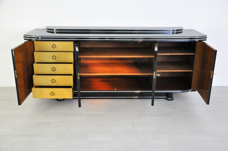 Art-Deco-Sideboard mit Ahorn-Applikationen