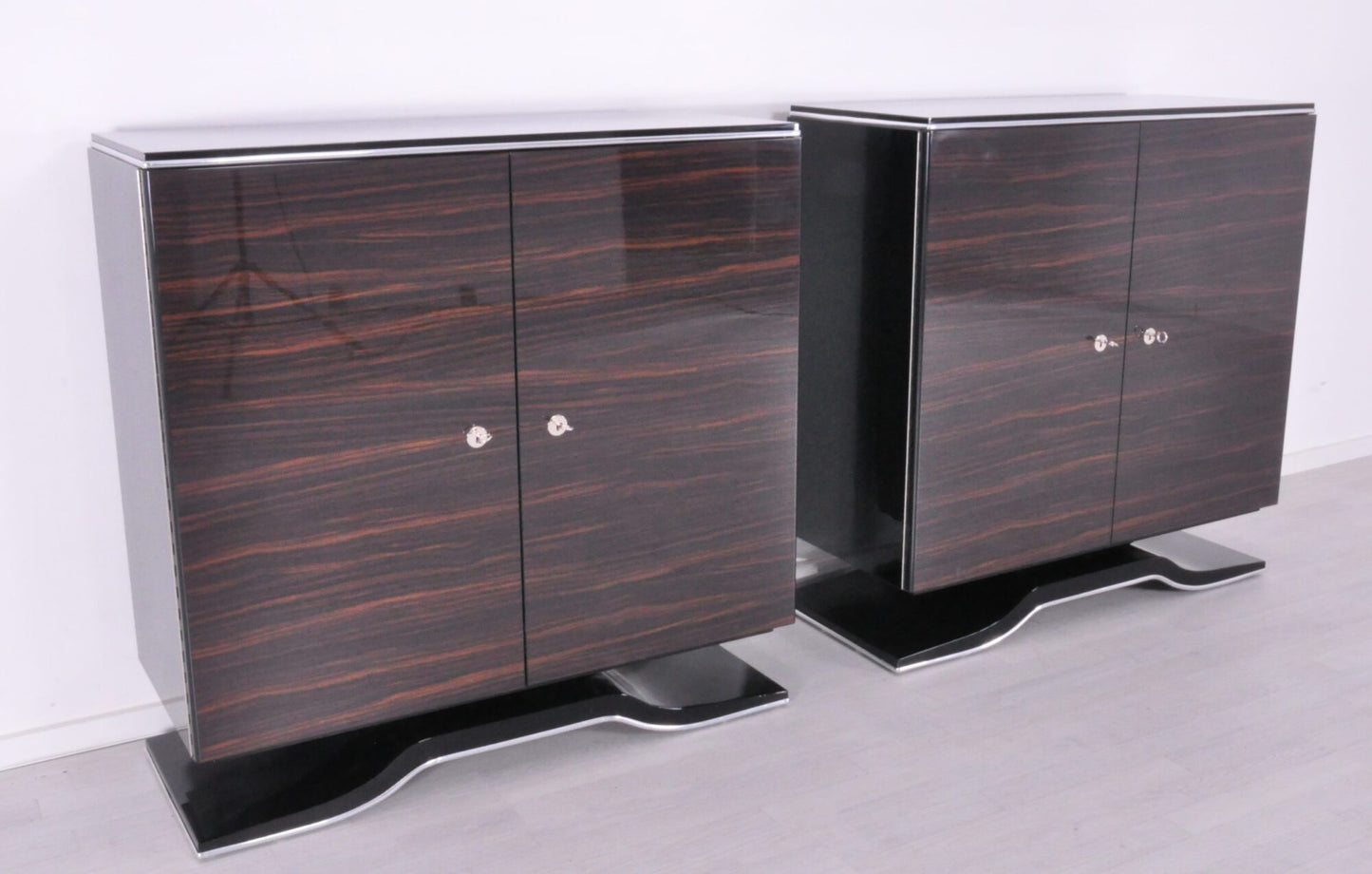 Makassar Holz Kommode im Art Deco Design