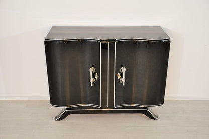 Art Deco Hochglanz-Kommode mit großen Chromgriffen