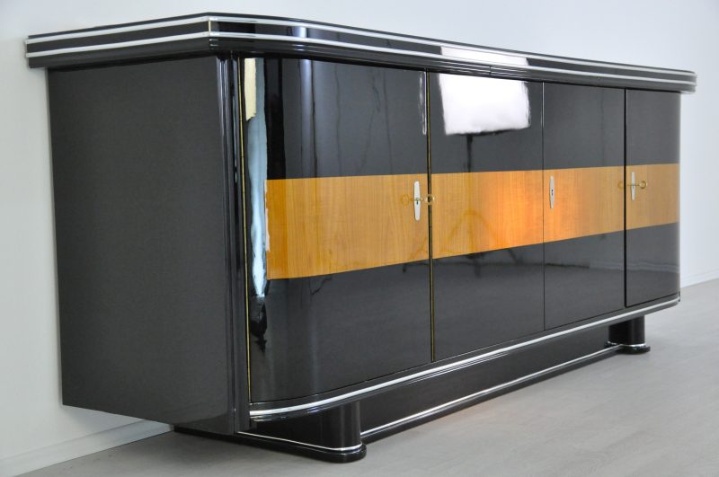 Art-Deco-Sideboard mit Ahorn-Applikationen