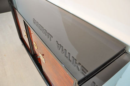 Art Deco Sideboard mit Makassarfurnier und Messingornamenten