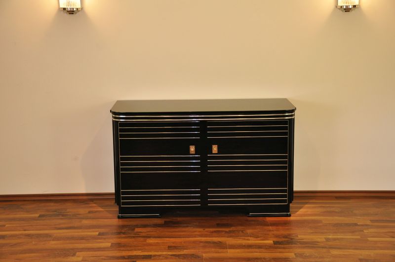 Art-Deco-Kommode mit großartigem Interieur