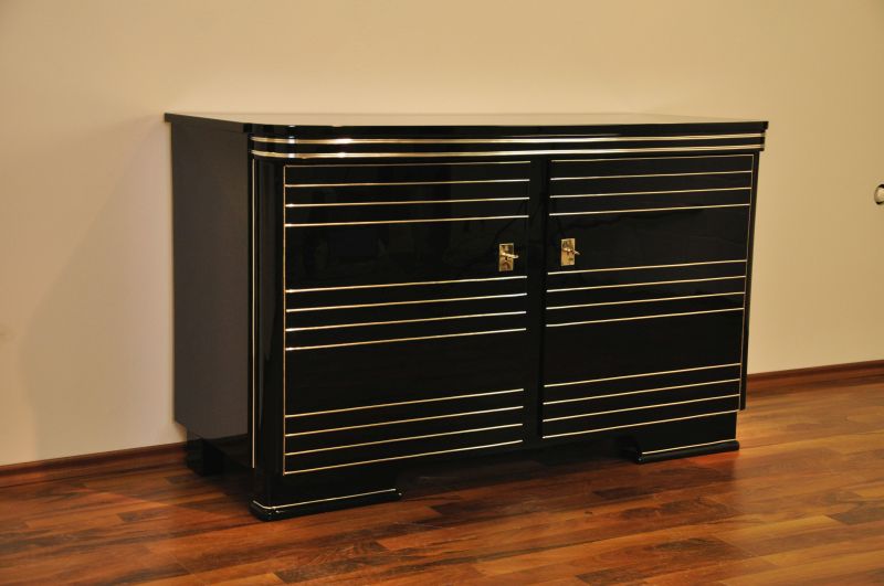 Art-Deco-Kommode mit großartigem Interieur