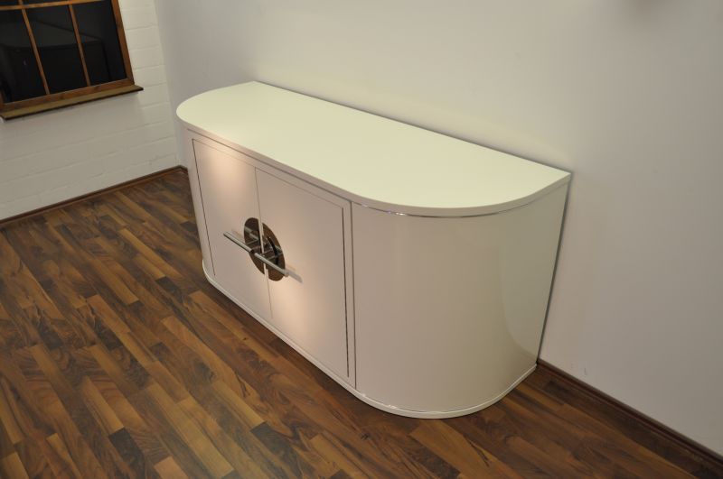 Art-Deco-Sideboard mit einem wunderschönen Korpus