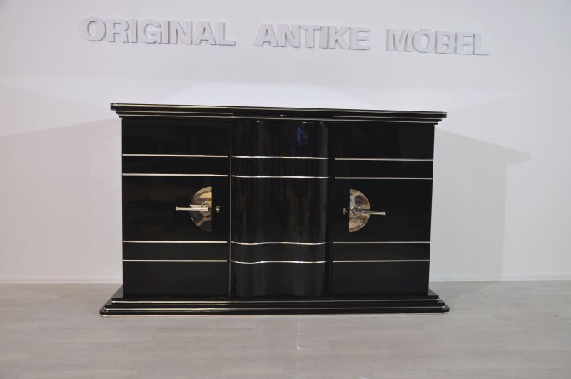Art-déco-Sideboard mit leuchtend gelber Innenausstattung