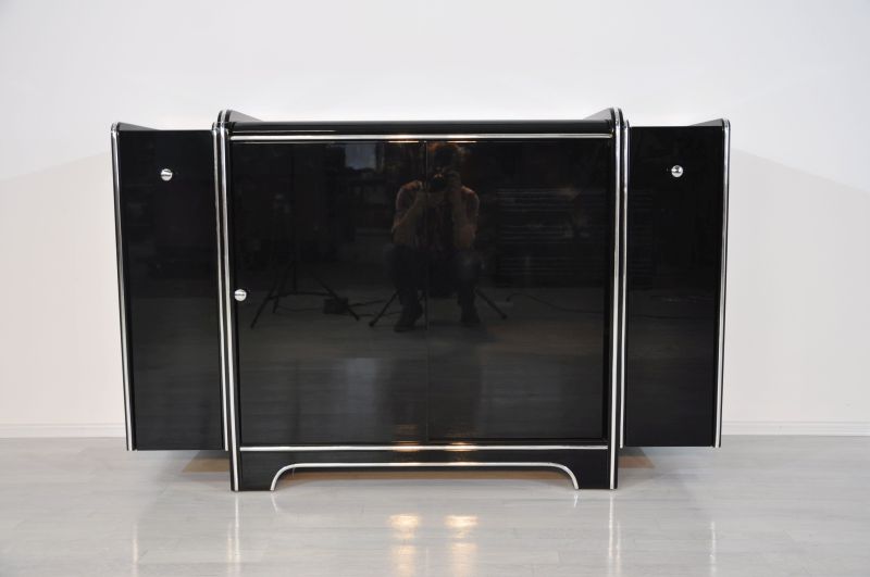Art Deco Sideboard mit Barauszügen