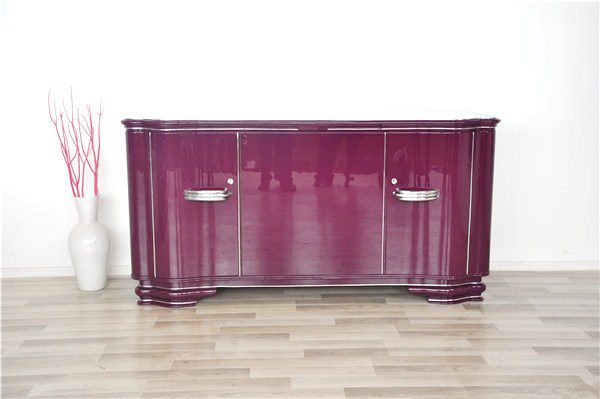 Fliederfarbenes Art-Deco-Sideboard mit Chromgriffen
