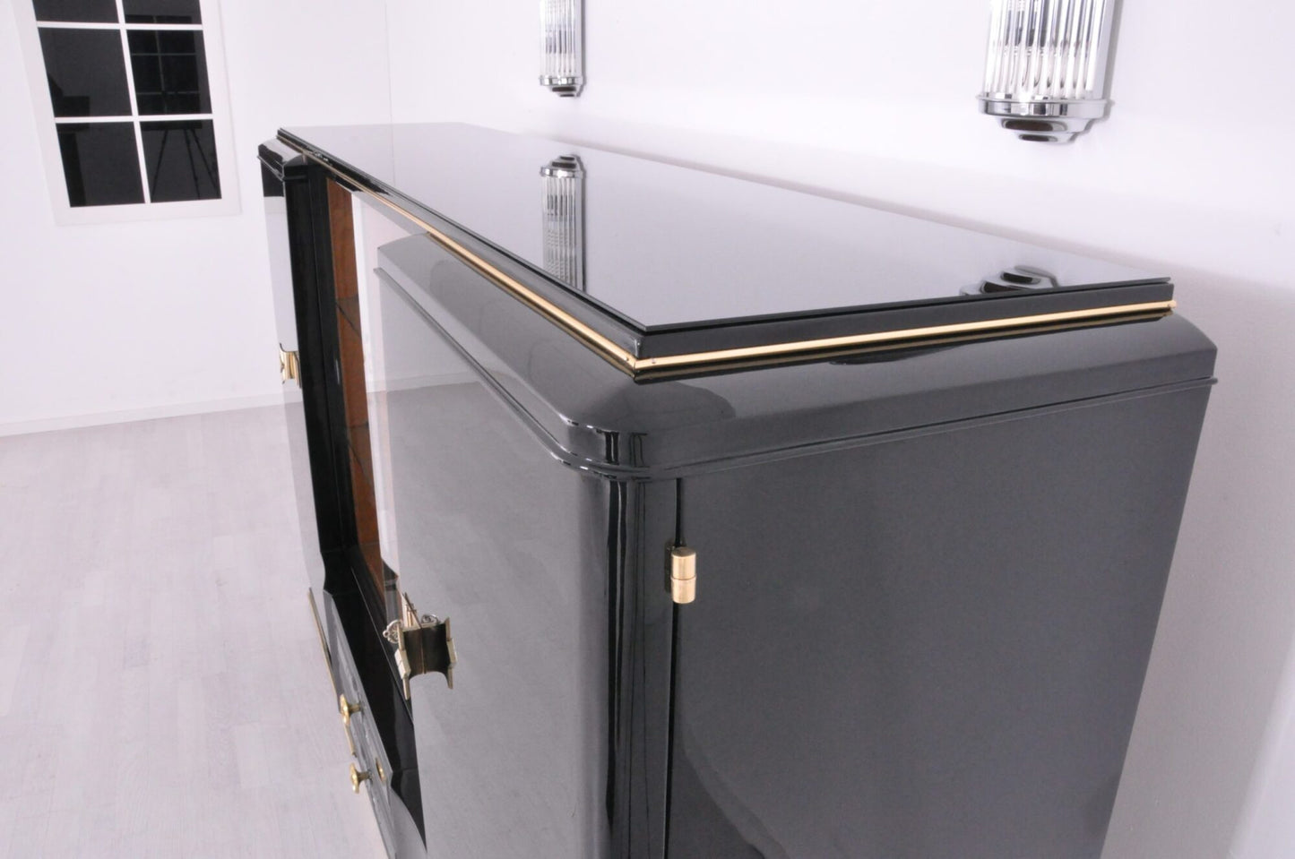 Art Deco Highboard Messinggriffe 1930er Jahre