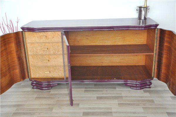 Fliederfarbenes Art-Deco-Sideboard mit Chromgriffen