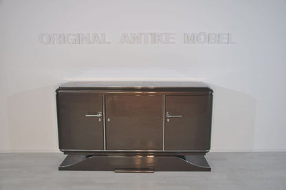 XXL Sideboard mit einer außergewöhnlichen Lackierung
