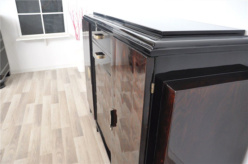 Kleines Art-Deco-Buffet mit Mahagonifurnier
