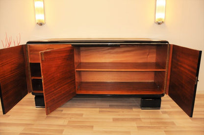 Klassisches Art-Deco-Buffet mit Schachbrettfurnier