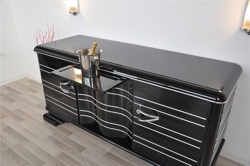 Schwarzes, hochglänzendes Sideboard im Art-Deco-Stil
