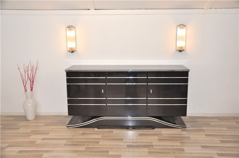 Buffet im Art-Deco-Stil mit Chromauskleidung