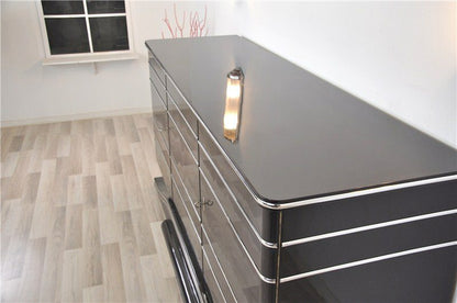 Buffet im Art-Deco-Stil mit Chromauskleidung