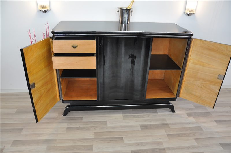 Wundervolles Art Deco Highboard mit Chromgriffen