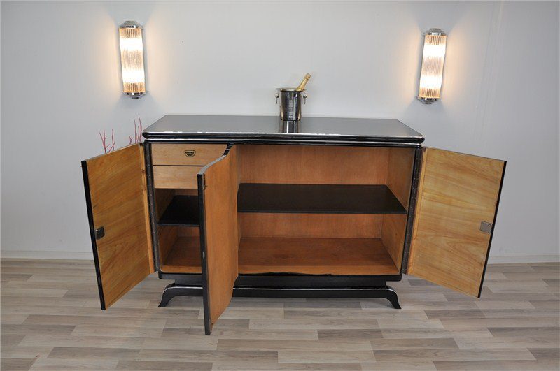 Wundervolles Art Deco Highboard mit Chromgriffen