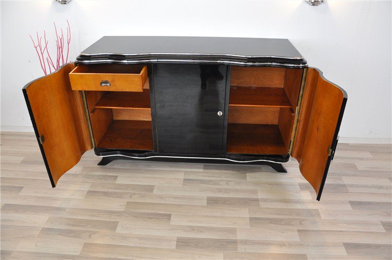 Gebogenes Sideboard im Art-Deco-Stil in Hochglanzschwarz