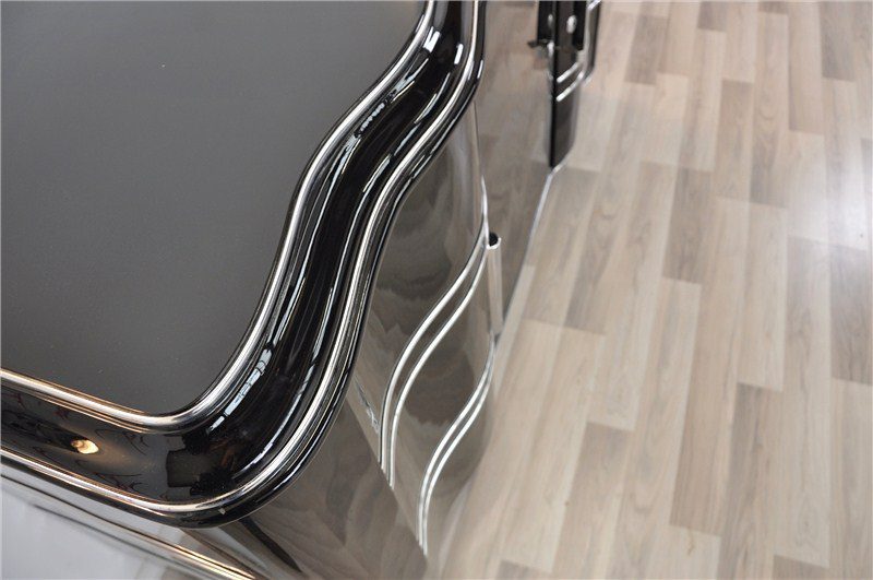 Elegantes Art Deco Sideboard in Hochglanzschwarz