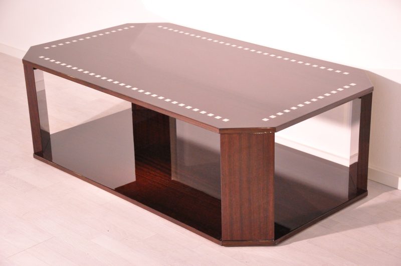 Art-Deco-Couchtisch mit elfenbeinfarbenen Applikationen